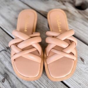 Matisse Nude Crisscross Sandals Size 8 Roger Style NEW in the Box